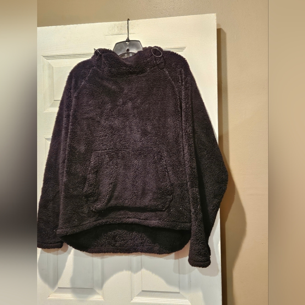 PINK SHERPA PULLOVER WITH HOOD